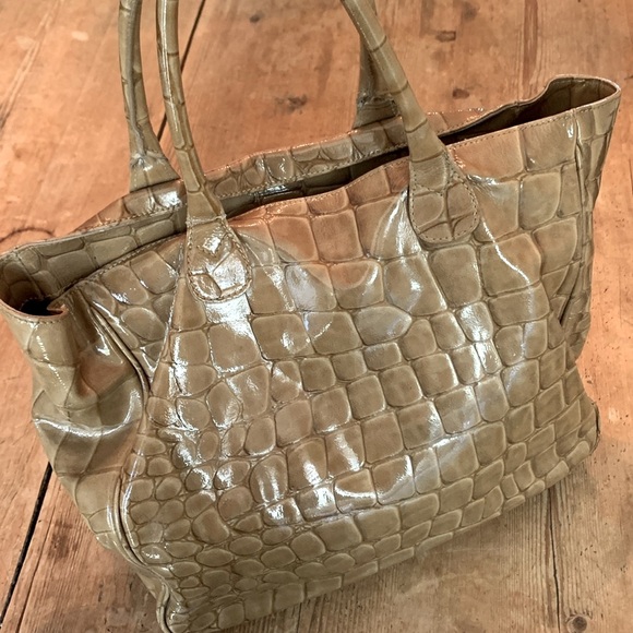 Mauricio Taiuti patent leather croc texture tote shoulder bag - Picture 5 of 9